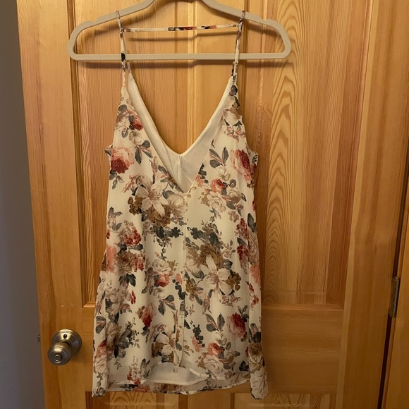 Mini dress - Picture 1 of 3